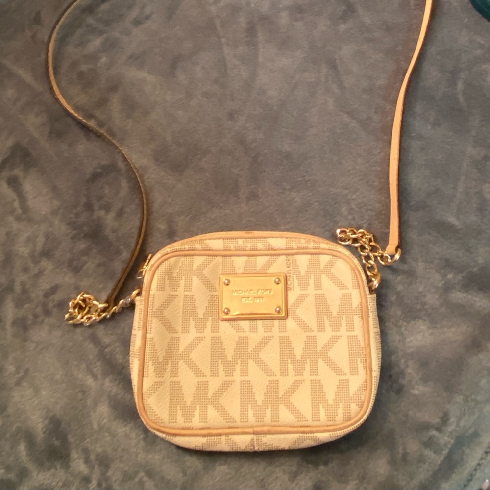 Michael Kors small cross body purse